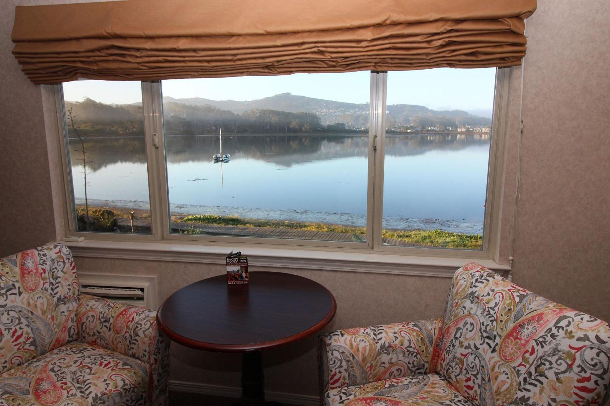 Back Bay Hotel 3*