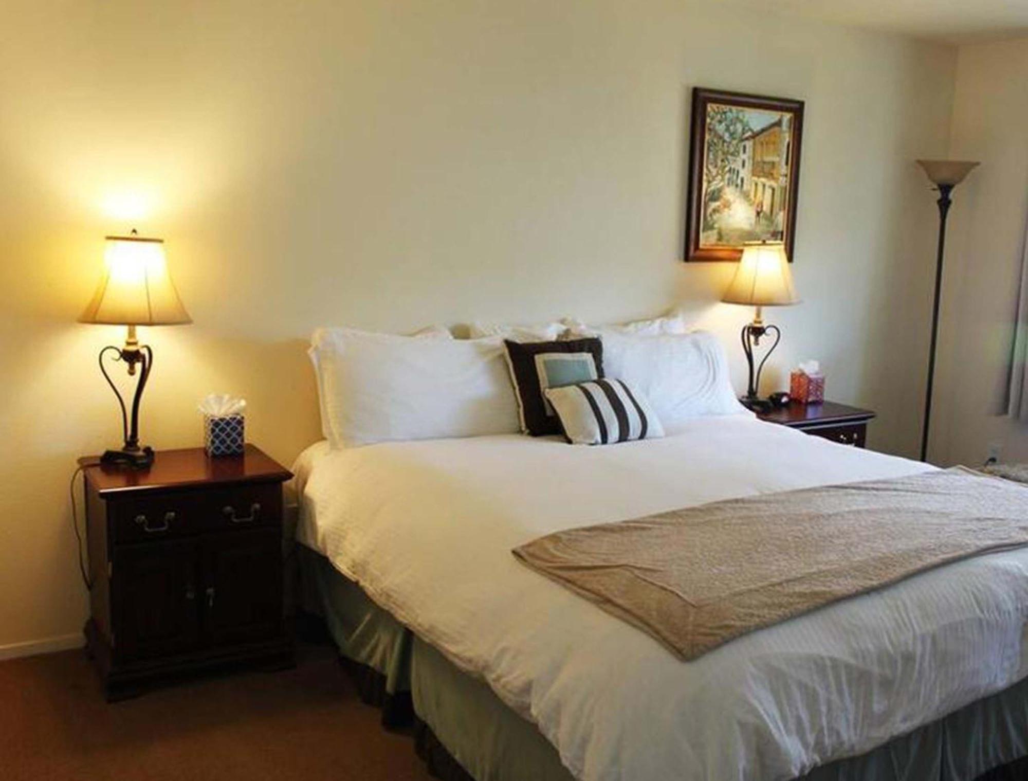 Back Bay Hotel 3*